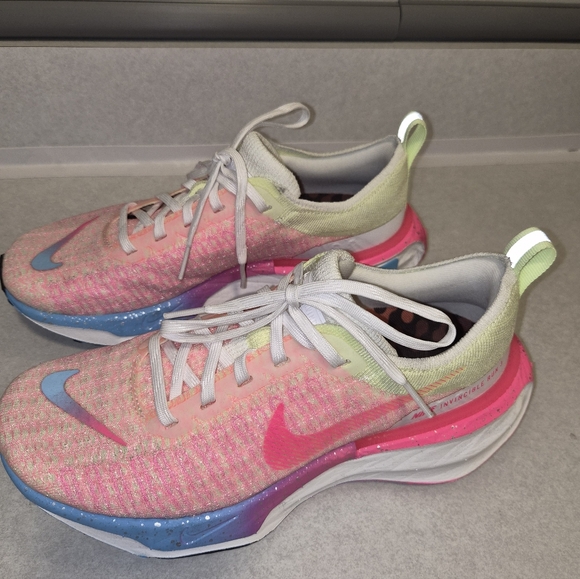 Nike ZoomX Invincible Run 3Barley Volt Pink Foam - Picture 4 of 12